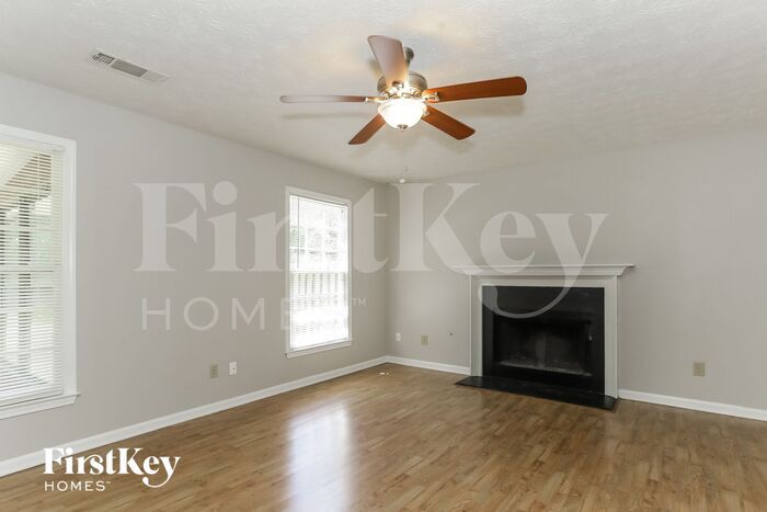 Building Photo - 155 Beaverwood Ln