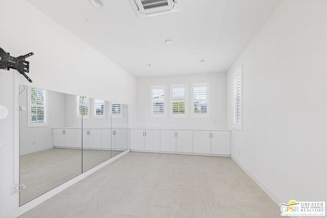 Building Photo - 35935 Hinksey St
