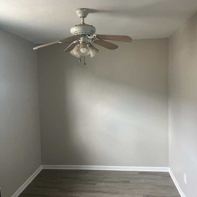 Building Photo - 3233 W 50th St