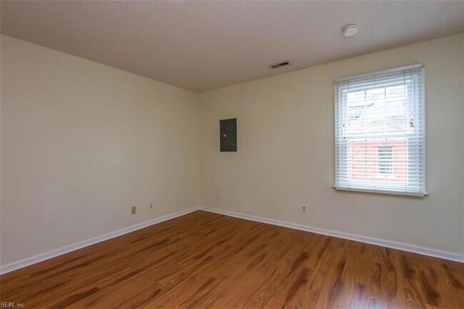 Building Photo - 1210 Stockley Gardens