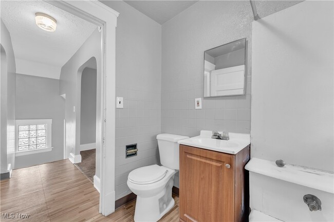 Building Photo - 3439 W 62nd St