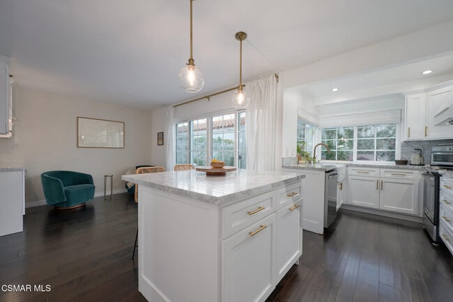 Building Photo - 1988 Olivewood Ct