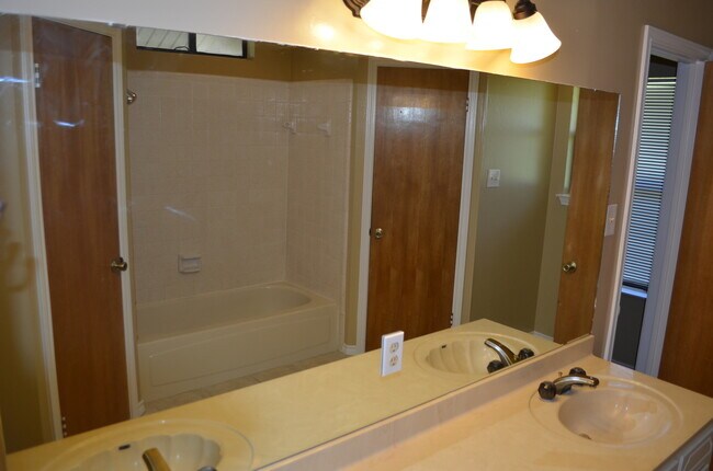 Building Photo - Cozy 3 Bedroom in Country Trails Harker Heights!