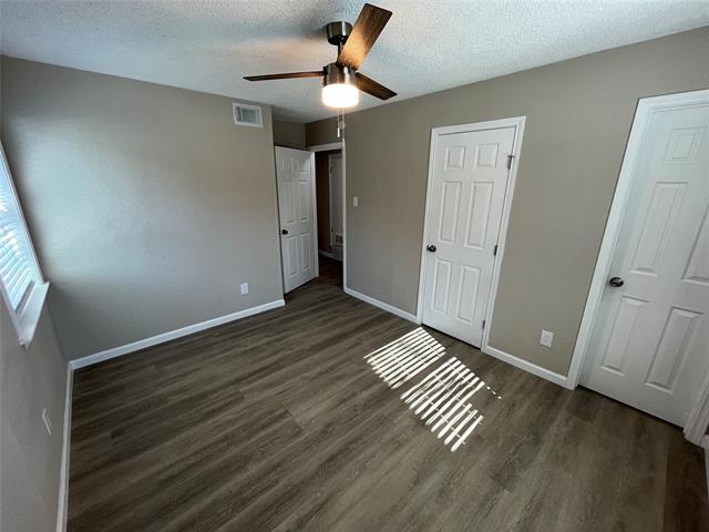 Building Photo - 3009 Clover Dr