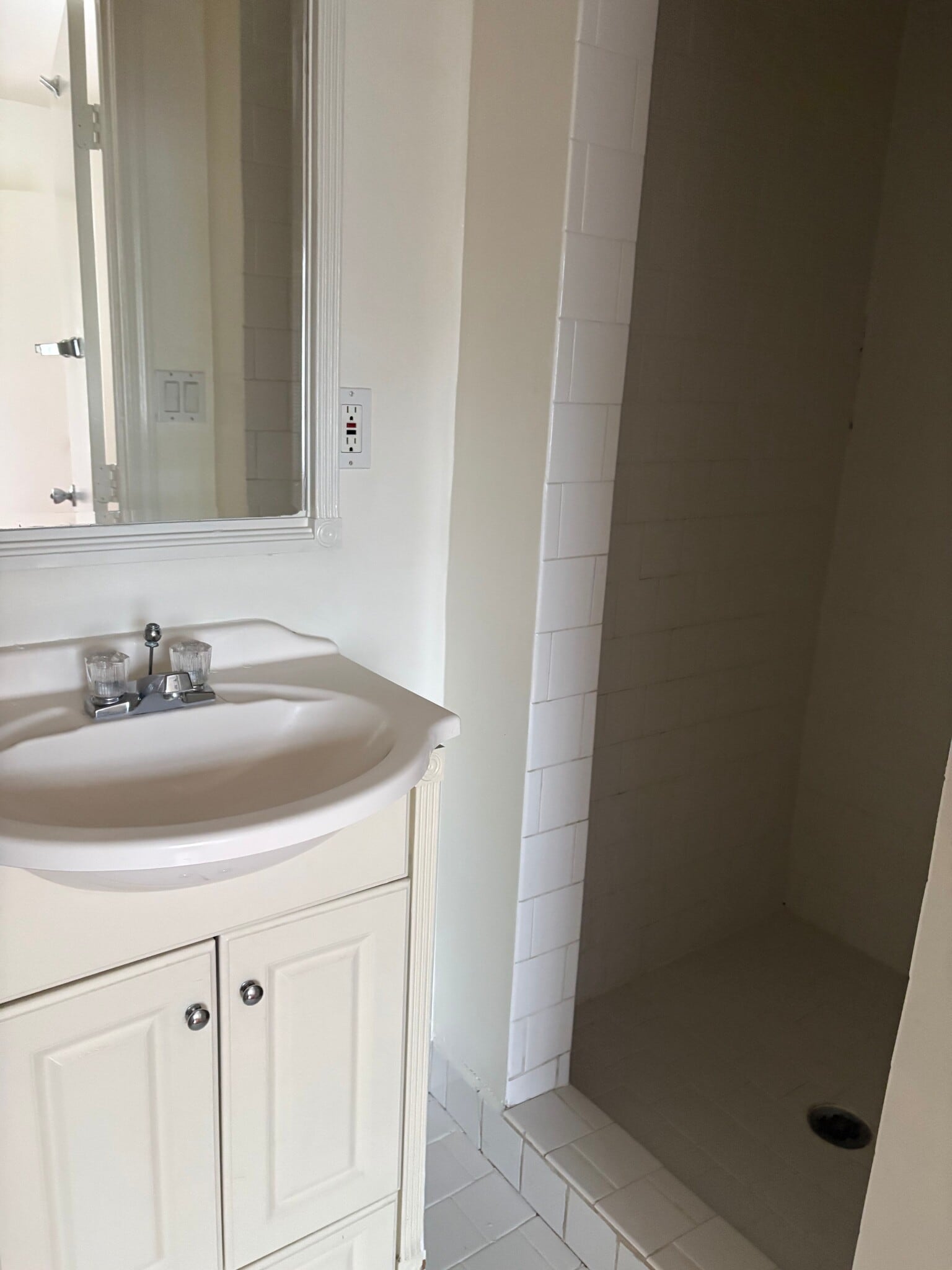 Bathroom 2 - 1529 5th Ave