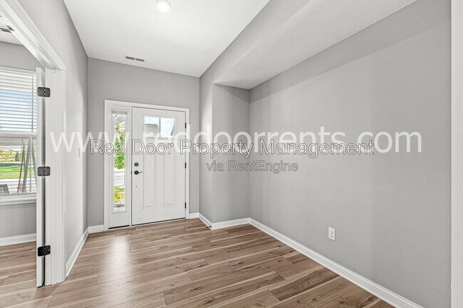 Building Photo - 15648 W Rail Dr