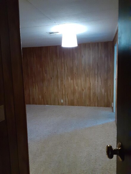 Building Photo - 4433 White River Dr