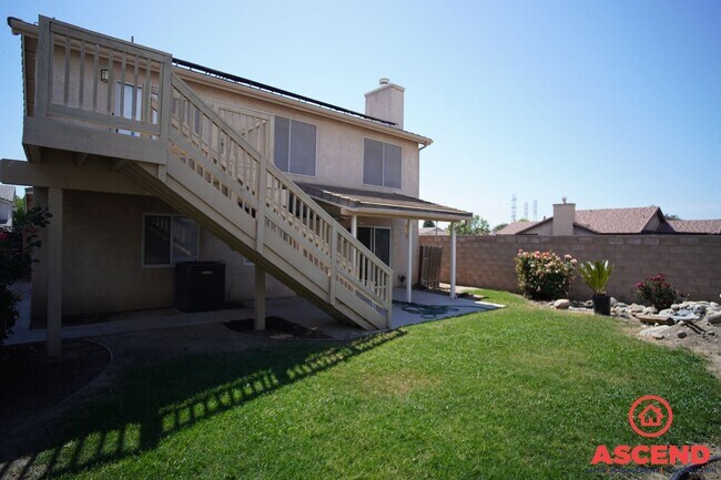 Building Photo - Charming 3 Bed 2.5 Bath Home Located Off of White Lane and Gosford!