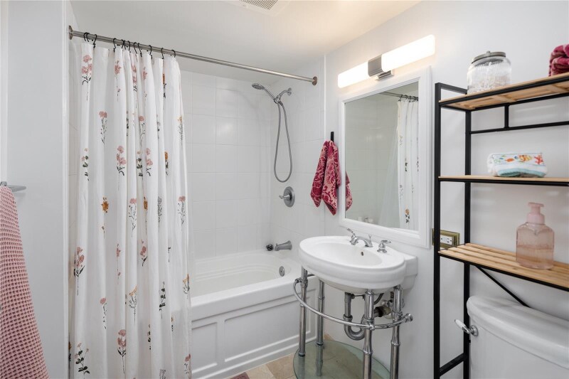 Building Photo - 1288 Kapiolani Blvd