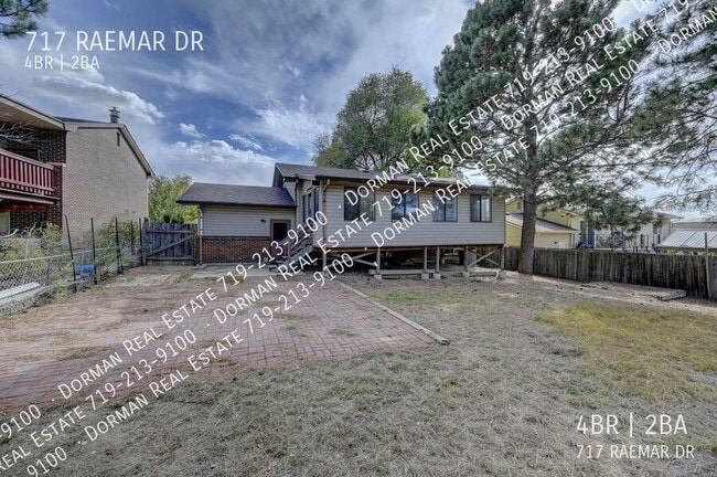 Building Photo - 717 Raemar Dr