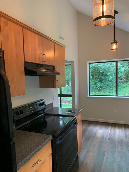Building Photo - 152 Wintergreen Way