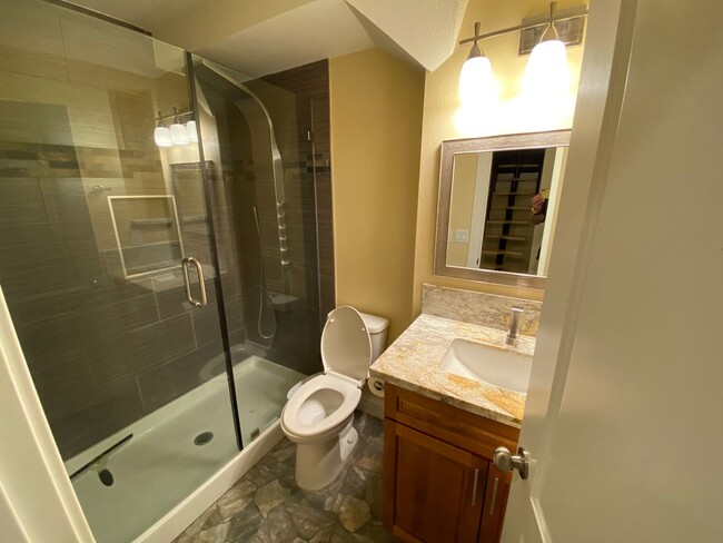 Building Photo - Seasonal Furnished Rental