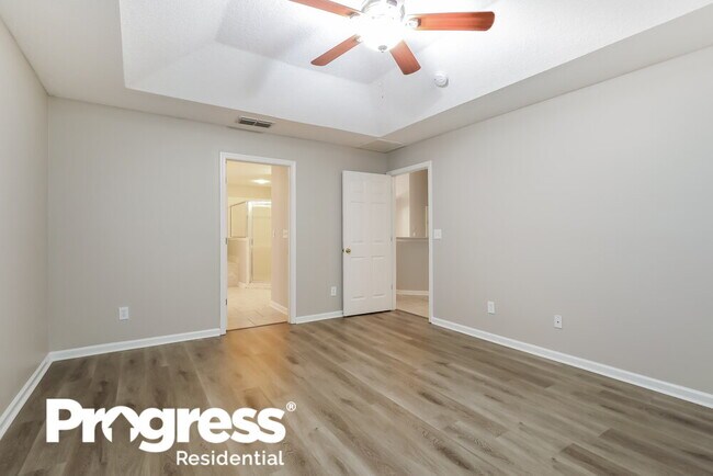 Building Photo - 2171 S Cranbrook Ave