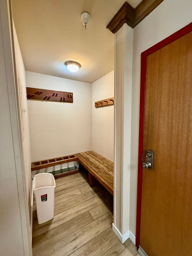 Building Photo - FOR RENT – Aspen Creek Condo in Mammoth Lakes