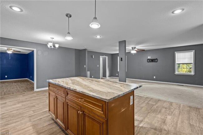 Building Photo - 6423 Dove St