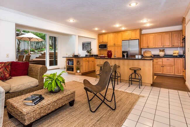Building Photo - SPACIOUS SAN ROQUE HOME (CENTRAL AC)