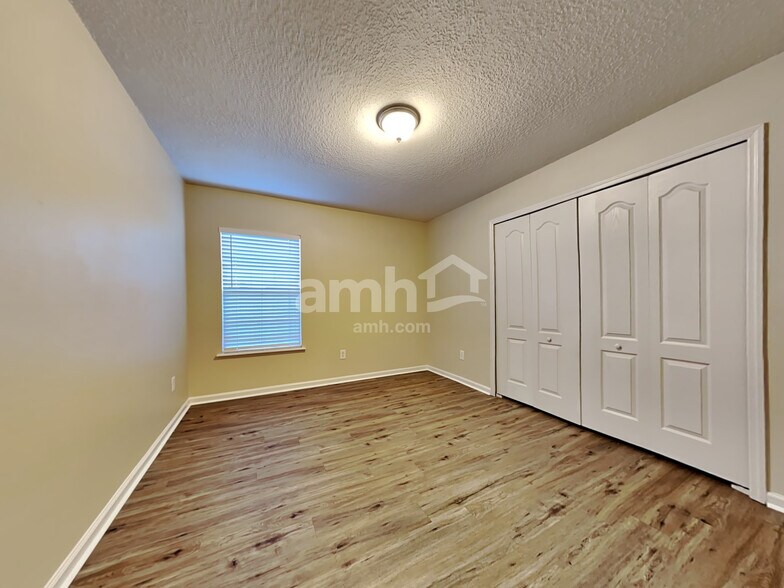 Building Photo - 1433 Heather Ct