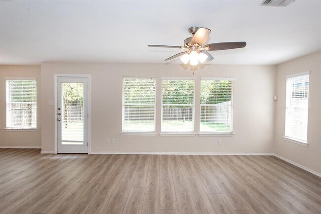 Building Photo - 9025 Vigen Cir