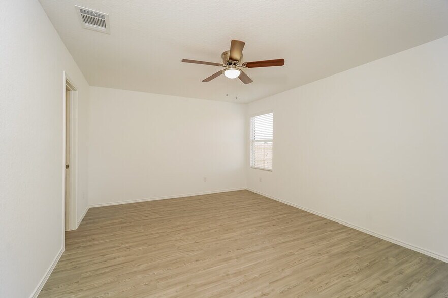 Building Photo - 2461 Vesper Bnd