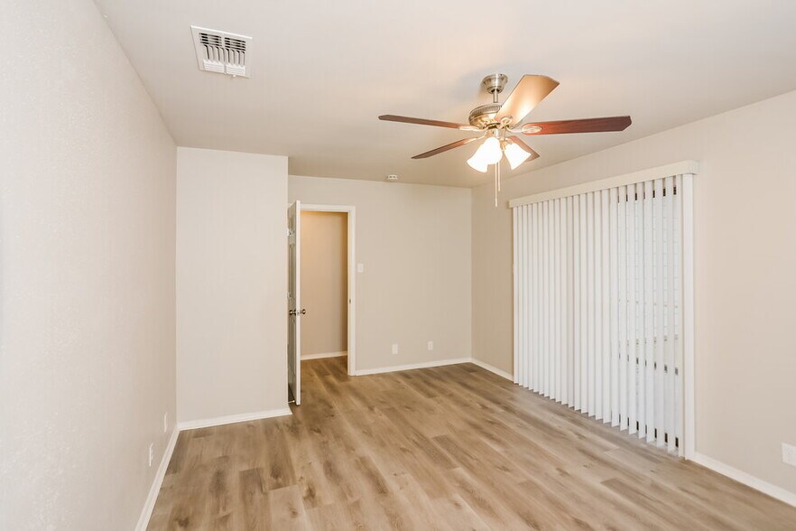 Building Photo - 9335 Autumn Storm