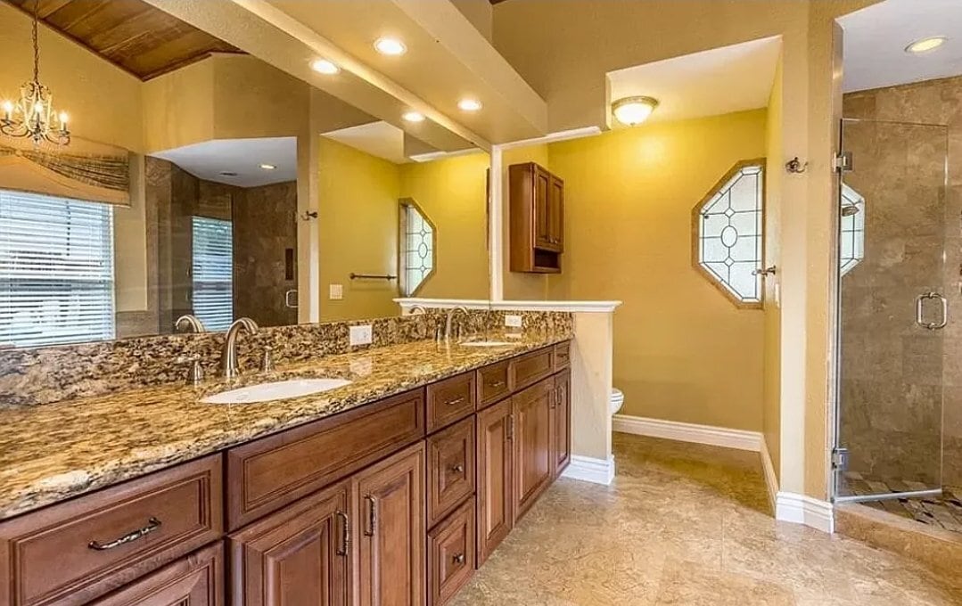 Building Photo - 2152 Palm Crest Dr