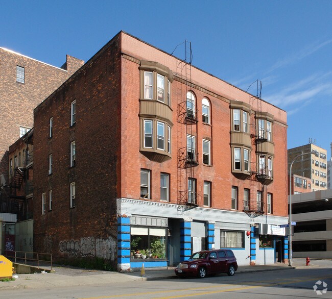 Building Photo - 300 Ellicott St
