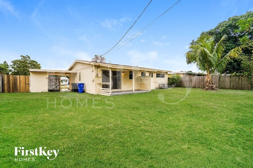 Building Photo - 1941 SW 38th Ave