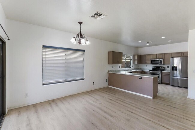 Building Photo - 45099 W Desert Cedars Ln