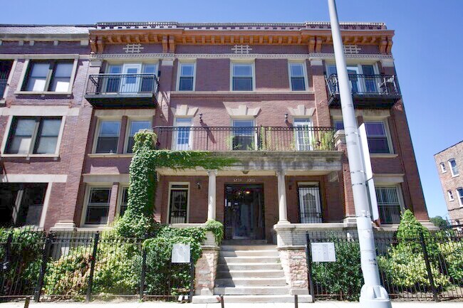 Building Photo - 5324 S King Dr