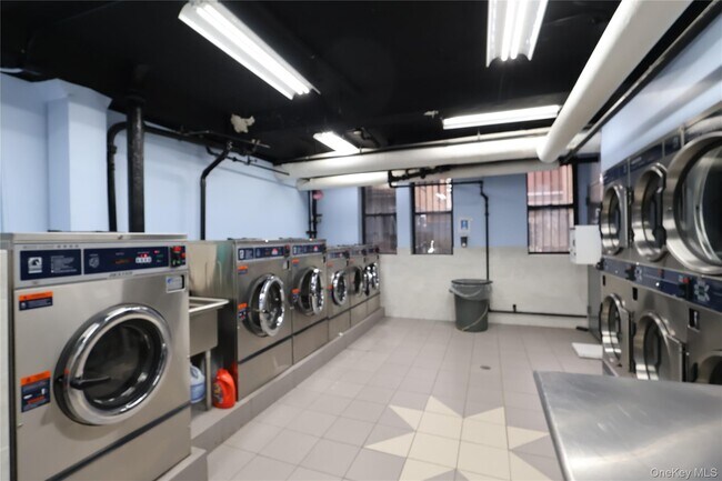 Building Photo - 148-09 Northern Blvd