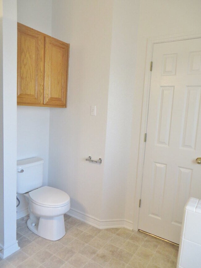 Building Photo - 3 Bedroom 2 Bathroom Parkview Estates Home