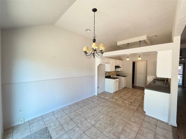 Building Photo - 528 NW 172nd Pl