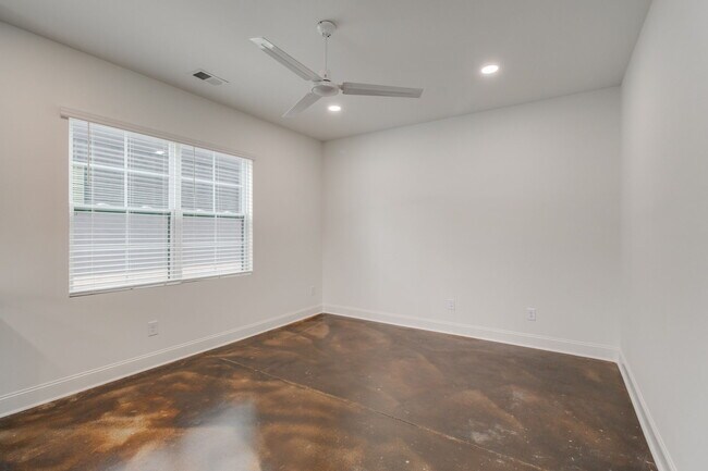 Building Photo - 1410 Barnwell St
