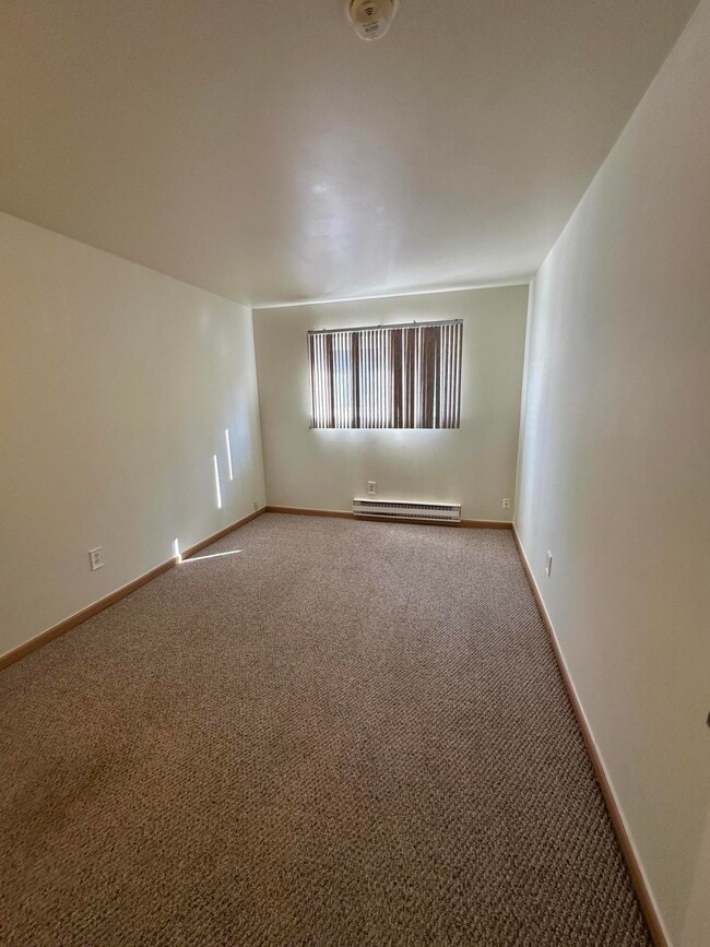 Building Photo - 7605 Woodview St