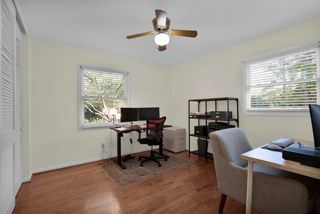 Building Photo - 3305 Granville Dr