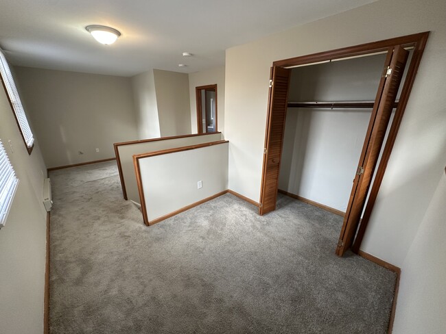 Building Photo - 2886 Norwood St