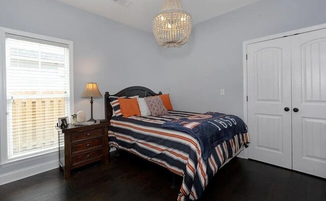 Building Photo - 1537 Magnolia Way