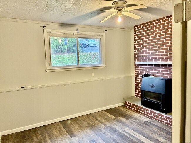 Building Photo - 112 Peabody St