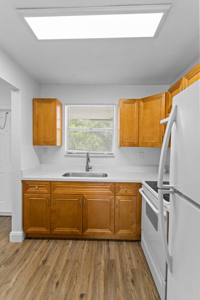 Building Photo - 493 NW 43rd St