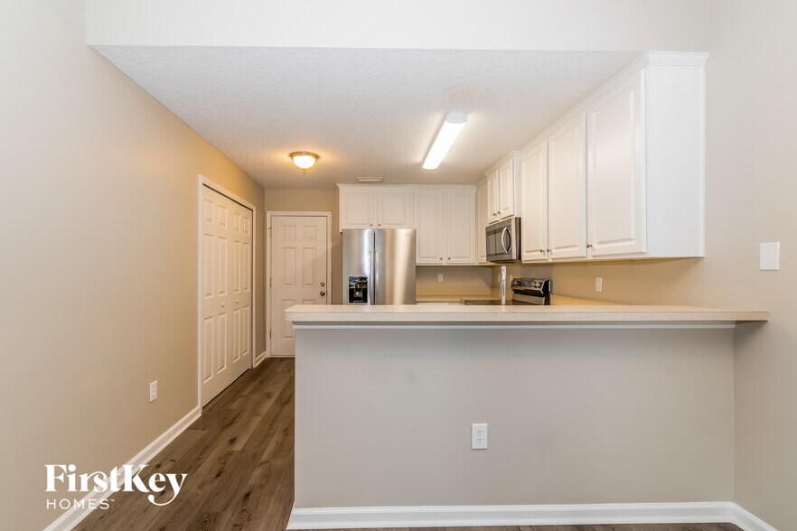 Building Photo - 3875 Pebble Brooke Circle South