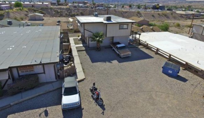 Building Photo - 1587 Sierra Vista Dr