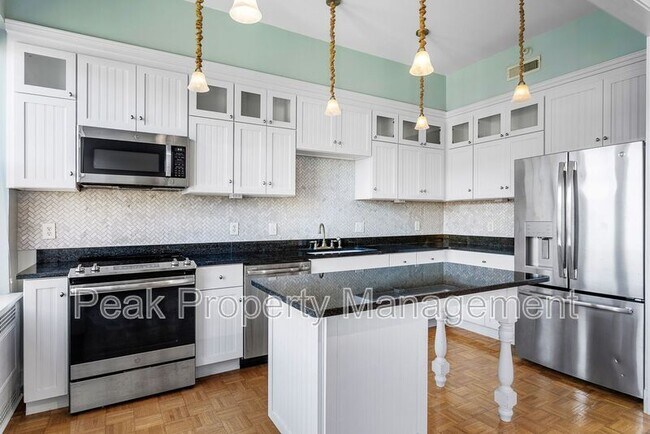 Building Photo - 212 E Clay St