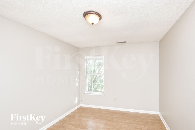 Building Photo - 7842 Shadowland Cove