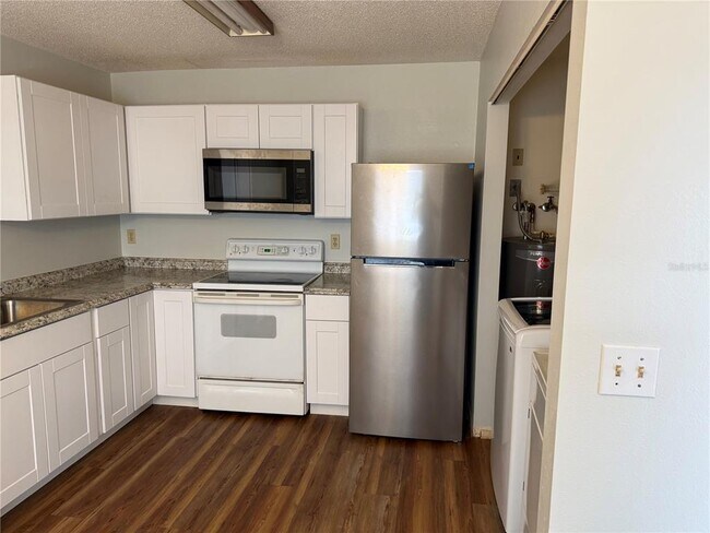 Building Photo - 1780 Shadow Ln