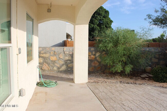 Building Photo - 6027 Becca Dr