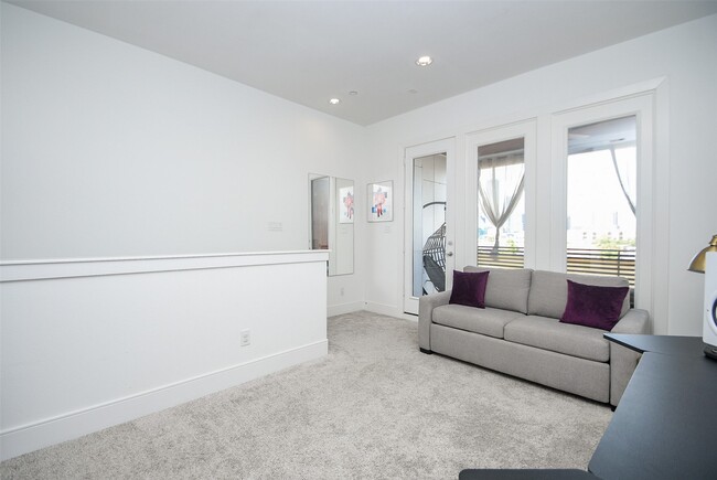 Building Photo - 2412 Canal St