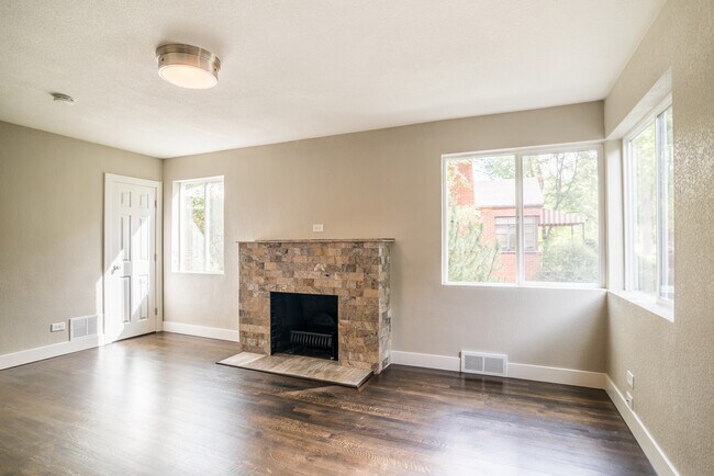 Living area with fireplace - 1460 Elm Street