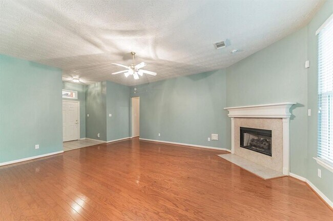 Building Photo - 519 Mesquite Dr