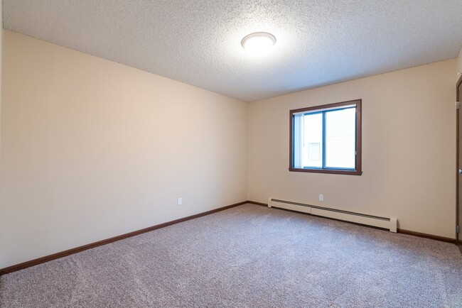 Bismarck, ND Newgate Apartments | Bedroom - Newgate