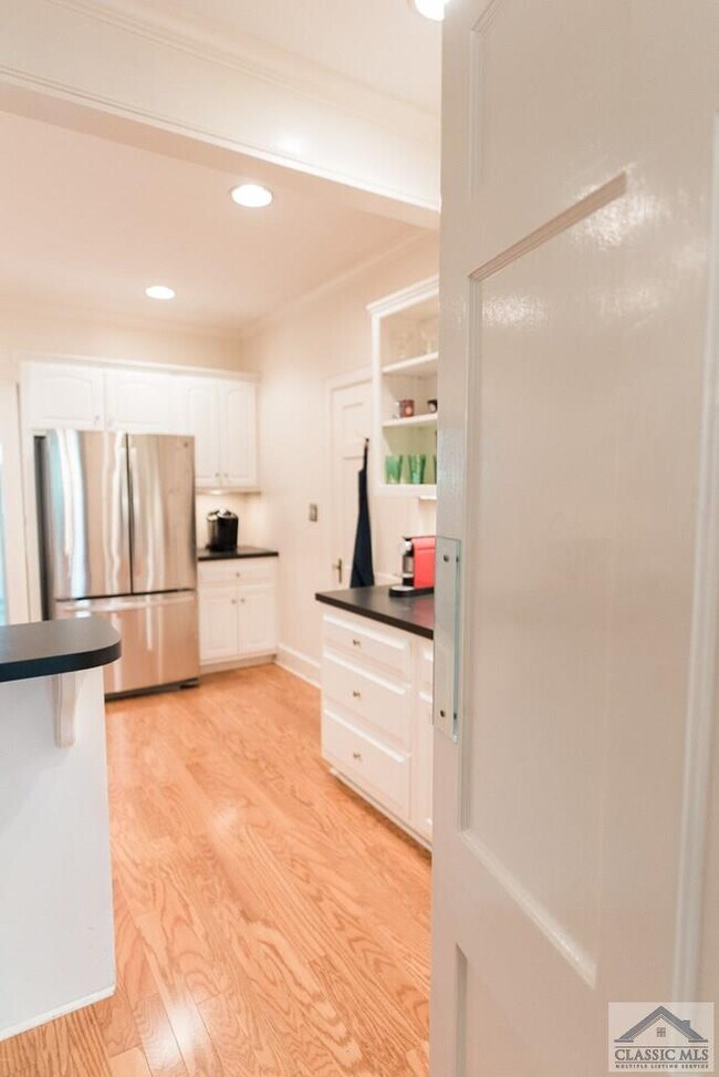 Building Photo - 285 Hampton Ct